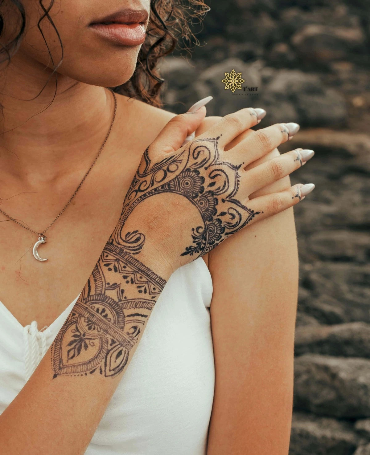 Tatouage jagua style floral